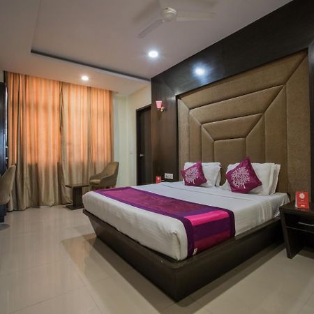 Capital O 1546 The Sensation Hotel Ιντόρ Εξωτερικό φωτογραφία