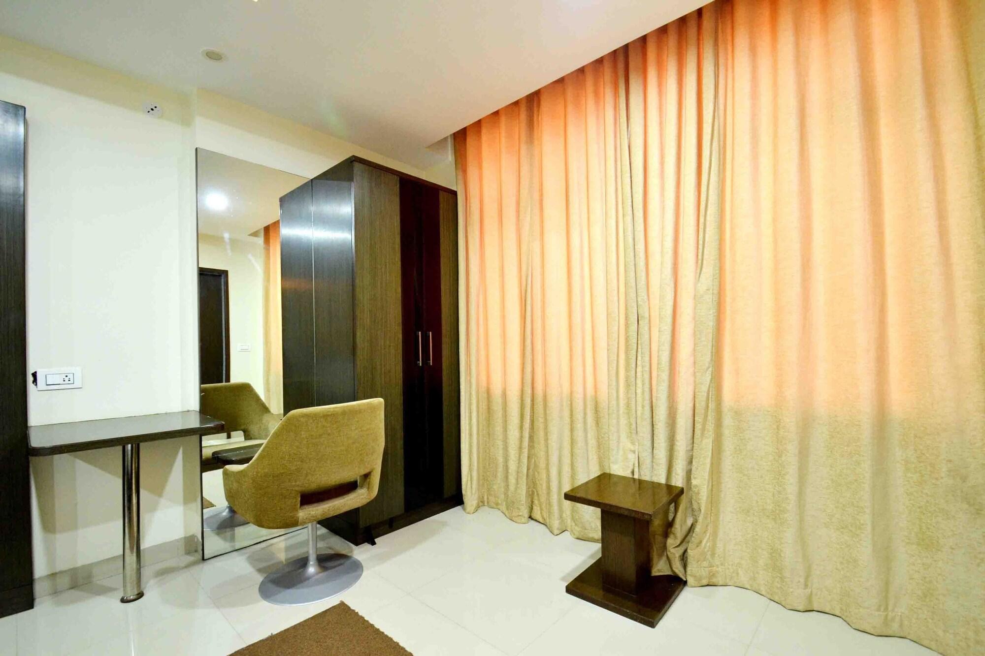 Capital O 1546 The Sensation Hotel Ιντόρ Εξωτερικό φωτογραφία