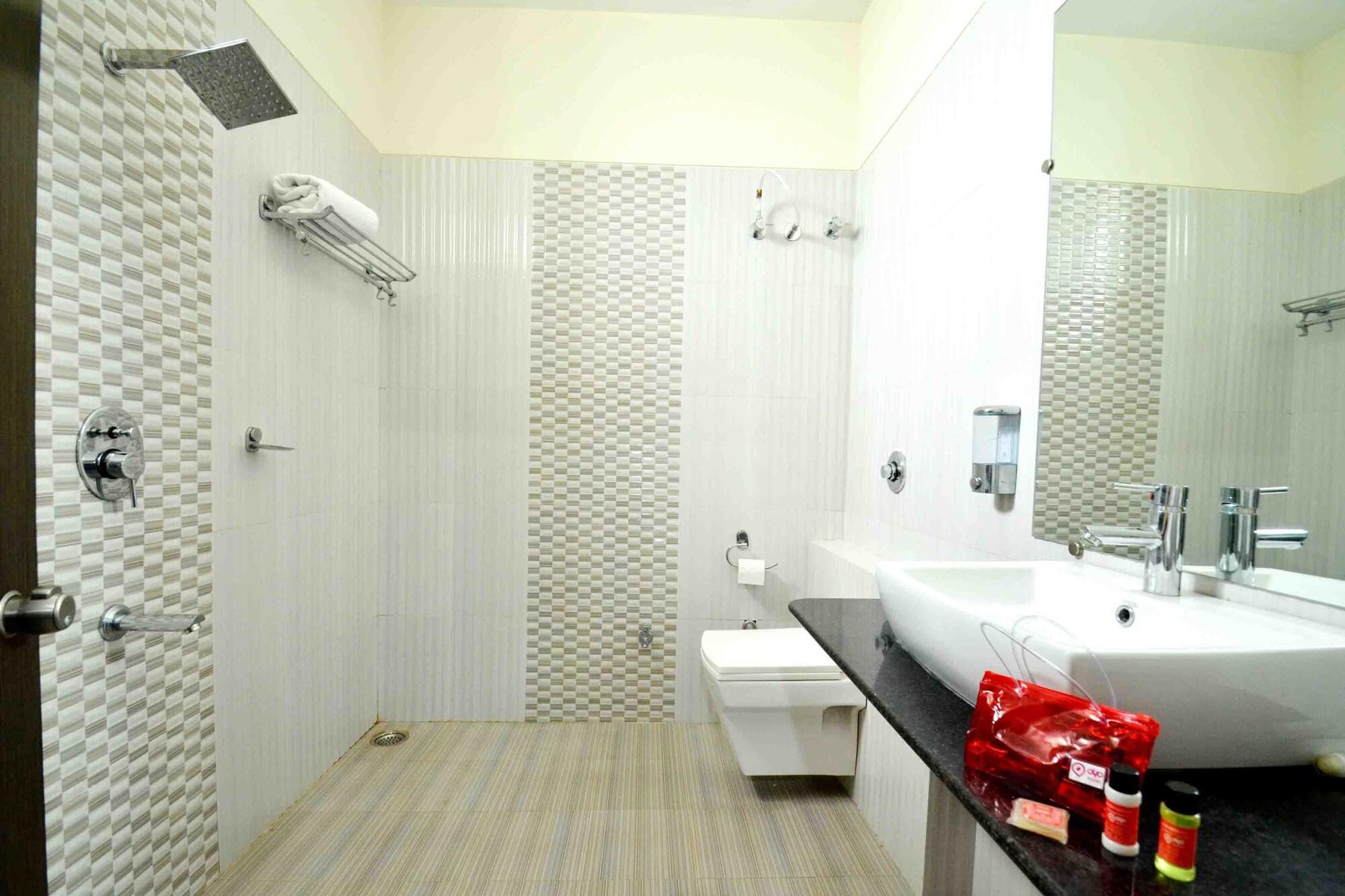 Capital O 1546 The Sensation Hotel Ιντόρ Εξωτερικό φωτογραφία
