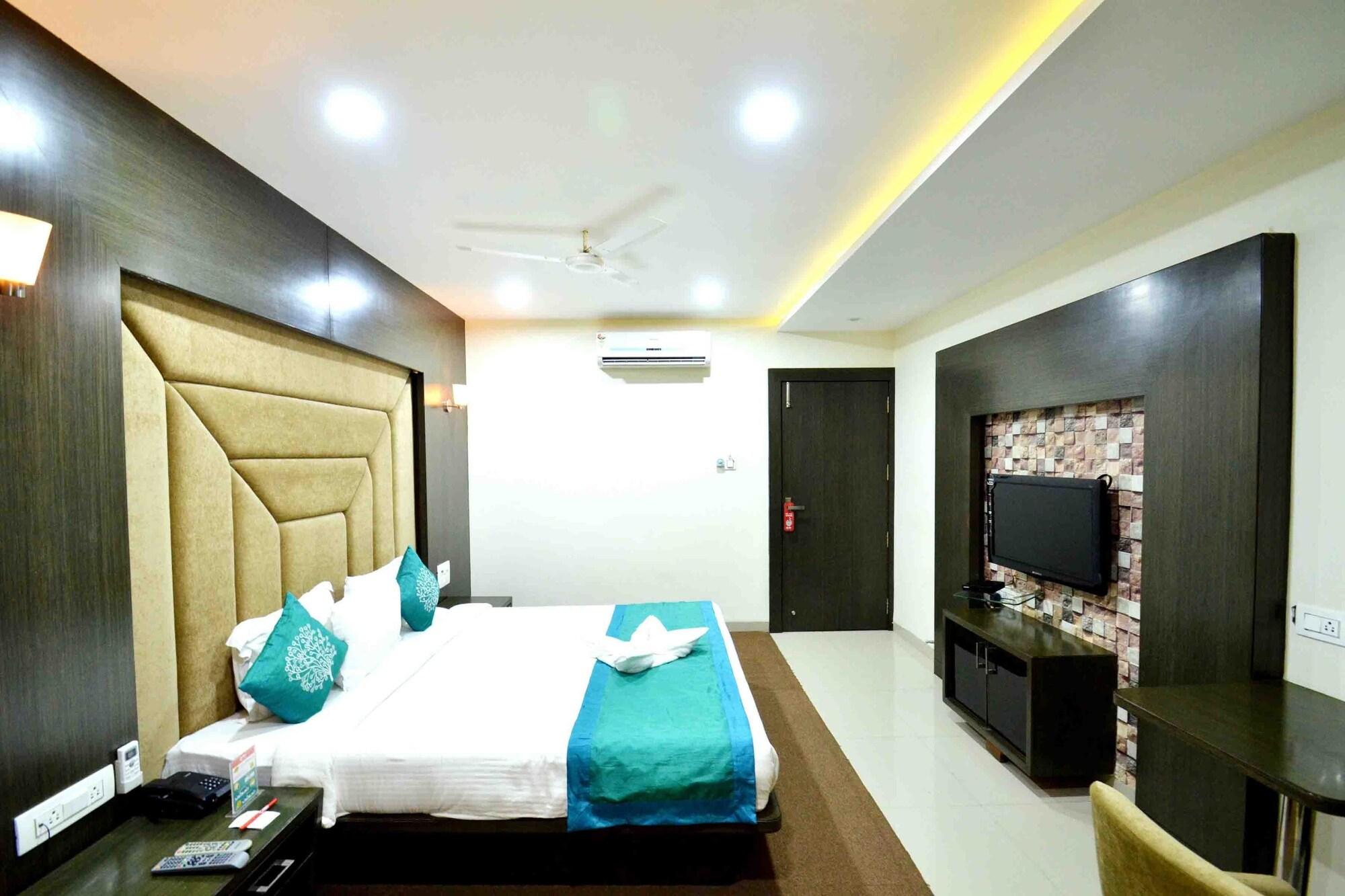 Capital O 1546 The Sensation Hotel Ιντόρ Εξωτερικό φωτογραφία