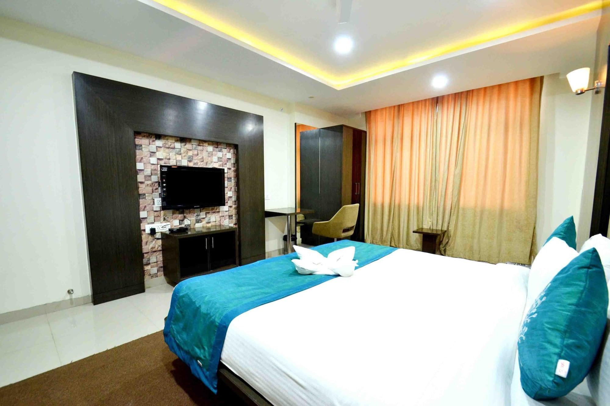 Capital O 1546 The Sensation Hotel Ιντόρ Εξωτερικό φωτογραφία