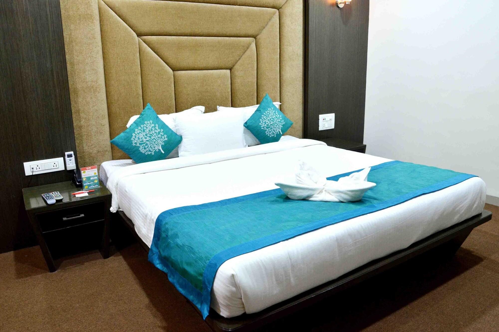 Capital O 1546 The Sensation Hotel Ιντόρ Εξωτερικό φωτογραφία