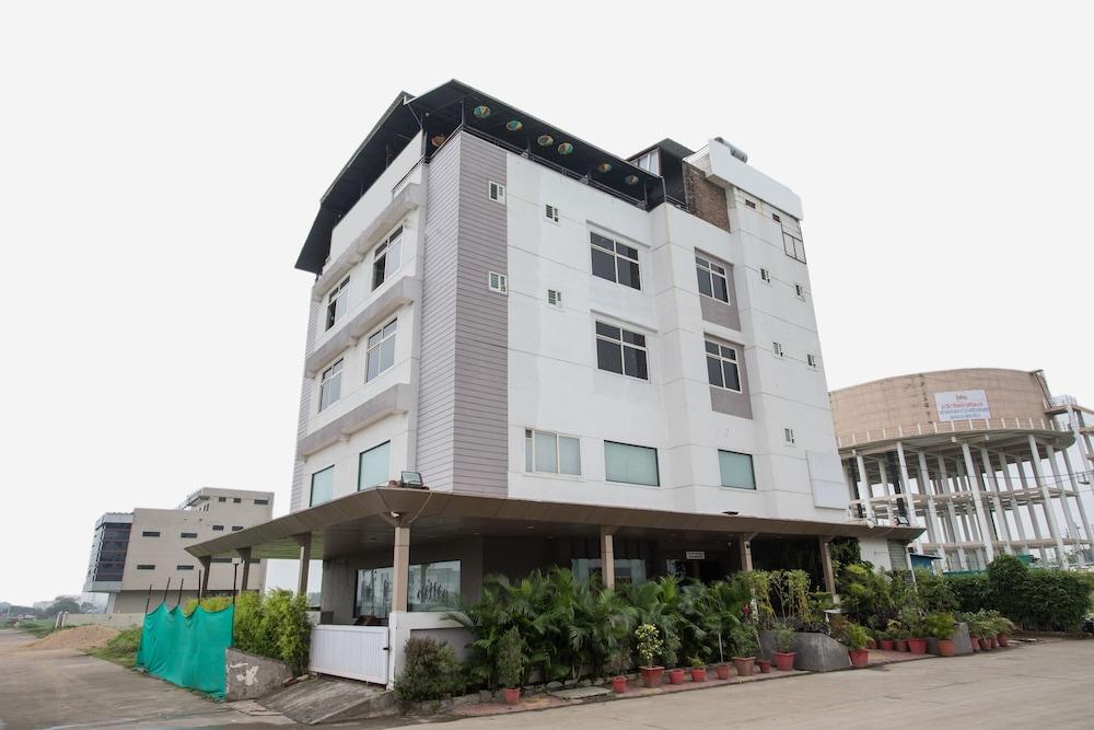 Capital O 1546 The Sensation Hotel Ιντόρ Εξωτερικό φωτογραφία