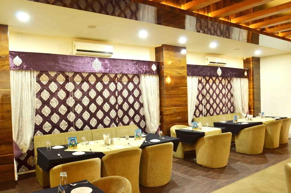 Capital O 1546 The Sensation Hotel Ιντόρ Εξωτερικό φωτογραφία