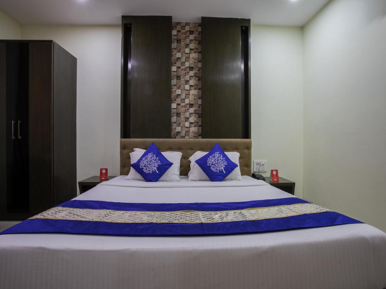 Capital O 1546 The Sensation Hotel Ιντόρ Εξωτερικό φωτογραφία