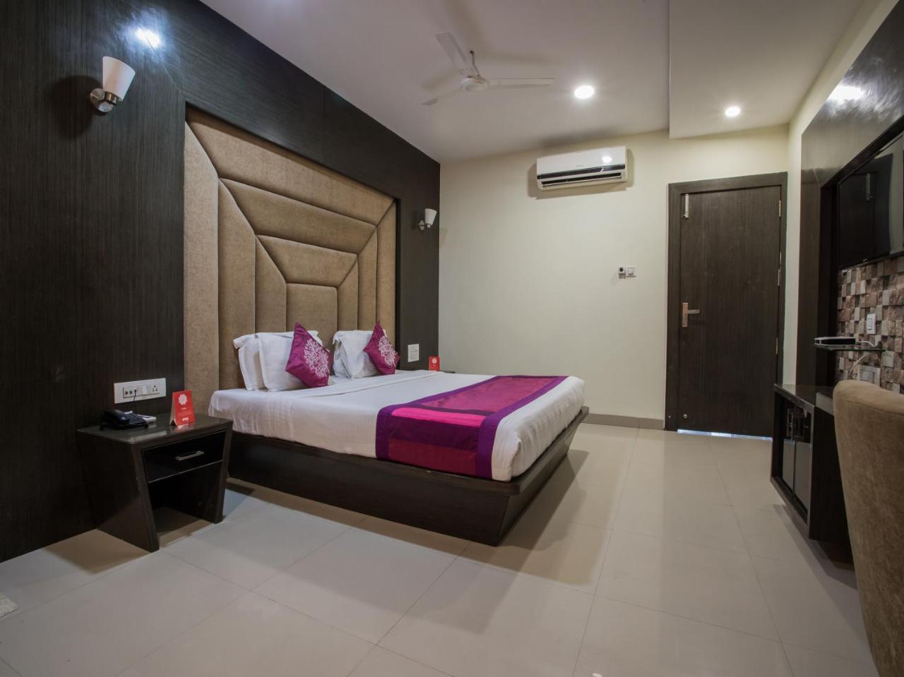 Capital O 1546 The Sensation Hotel Ιντόρ Εξωτερικό φωτογραφία